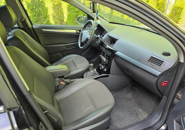 Opel Astra cena 7000 przebieg: 274000, rok produkcji 2007 z Kobyłka małe 277